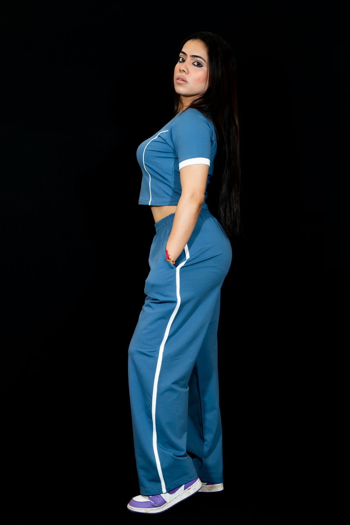 PIPING DETAIL T-SHIRT AND STRAIGHT LEG JOGGER SET/BLUE