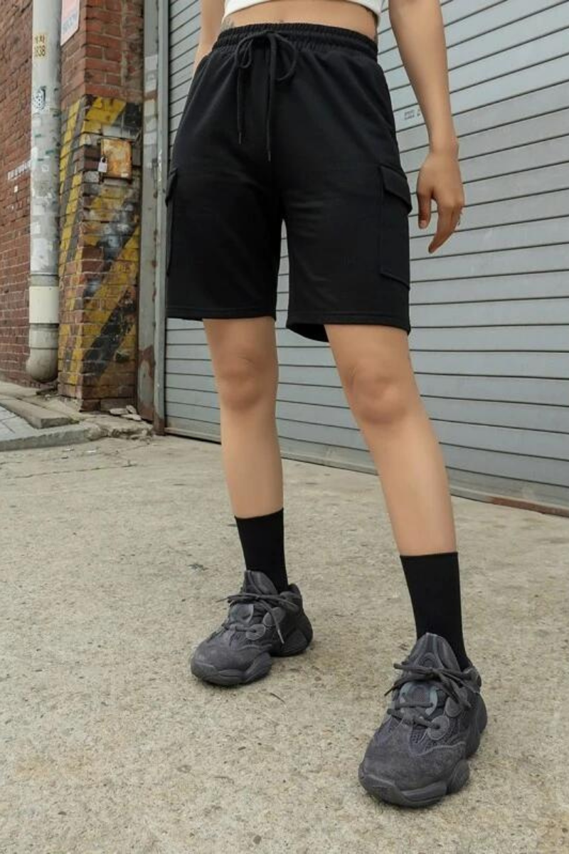 Black Cargo Pockets Summer Shorts