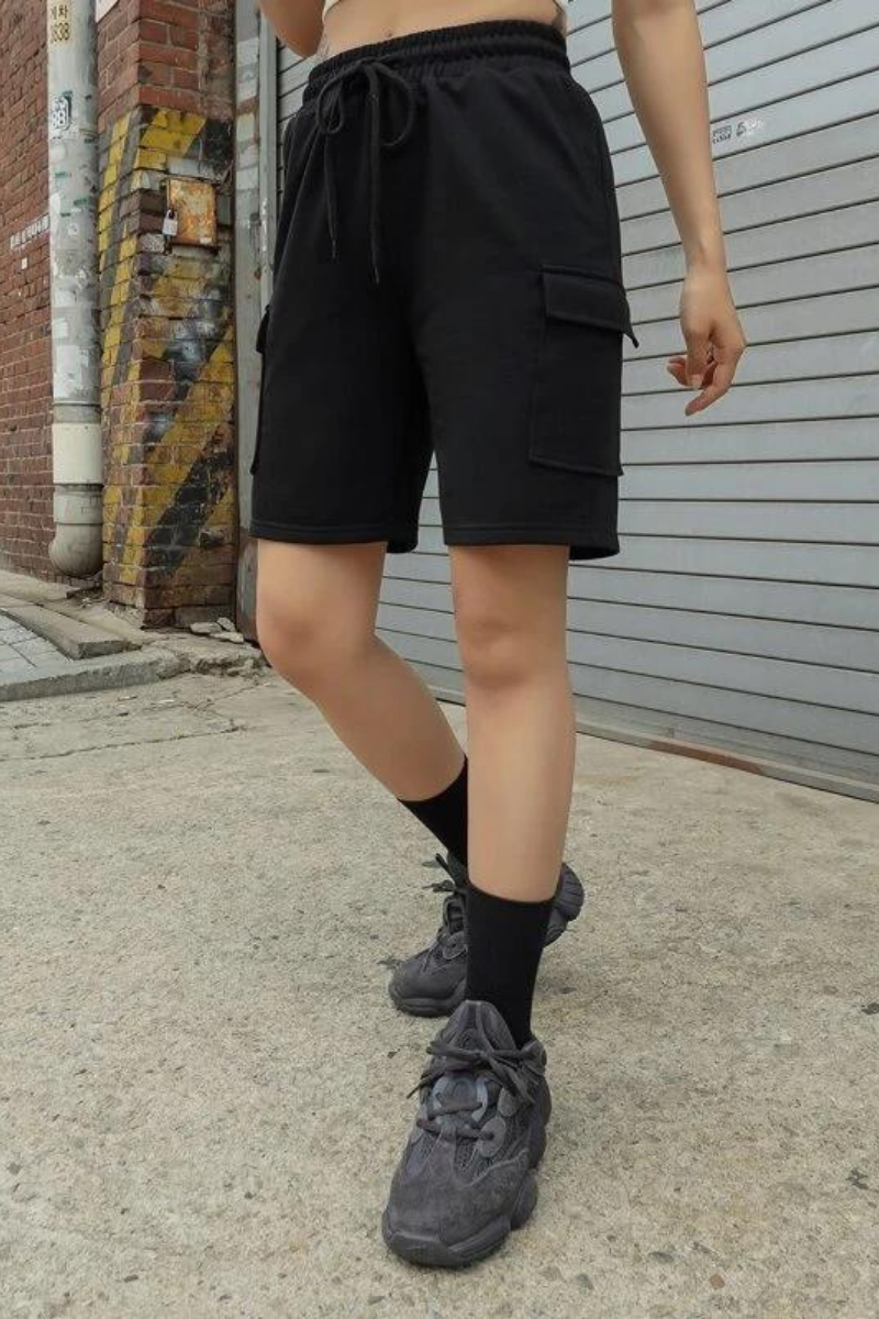 Black Cargo Pockets Summer Shorts