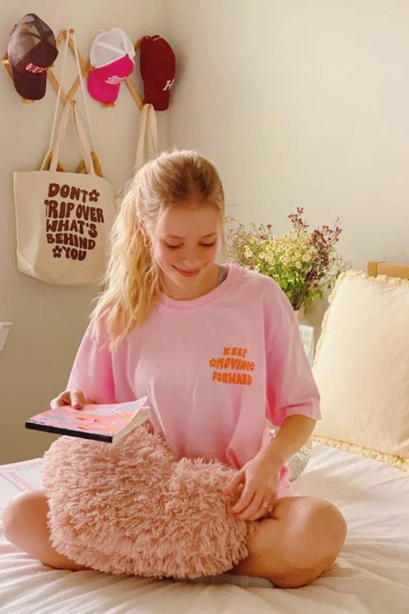 'DON'T TRIP OVER WHAT'S BEHIND YOU' Oversized t-shirt /PINK